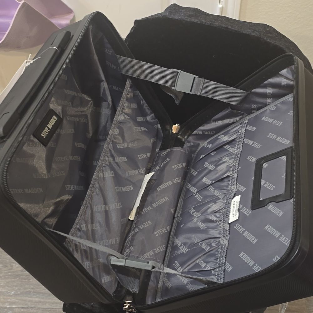 Steve Madden Celeste Collection Hard Side Travel Cosmetic Case- Black - Picture 7 of 7